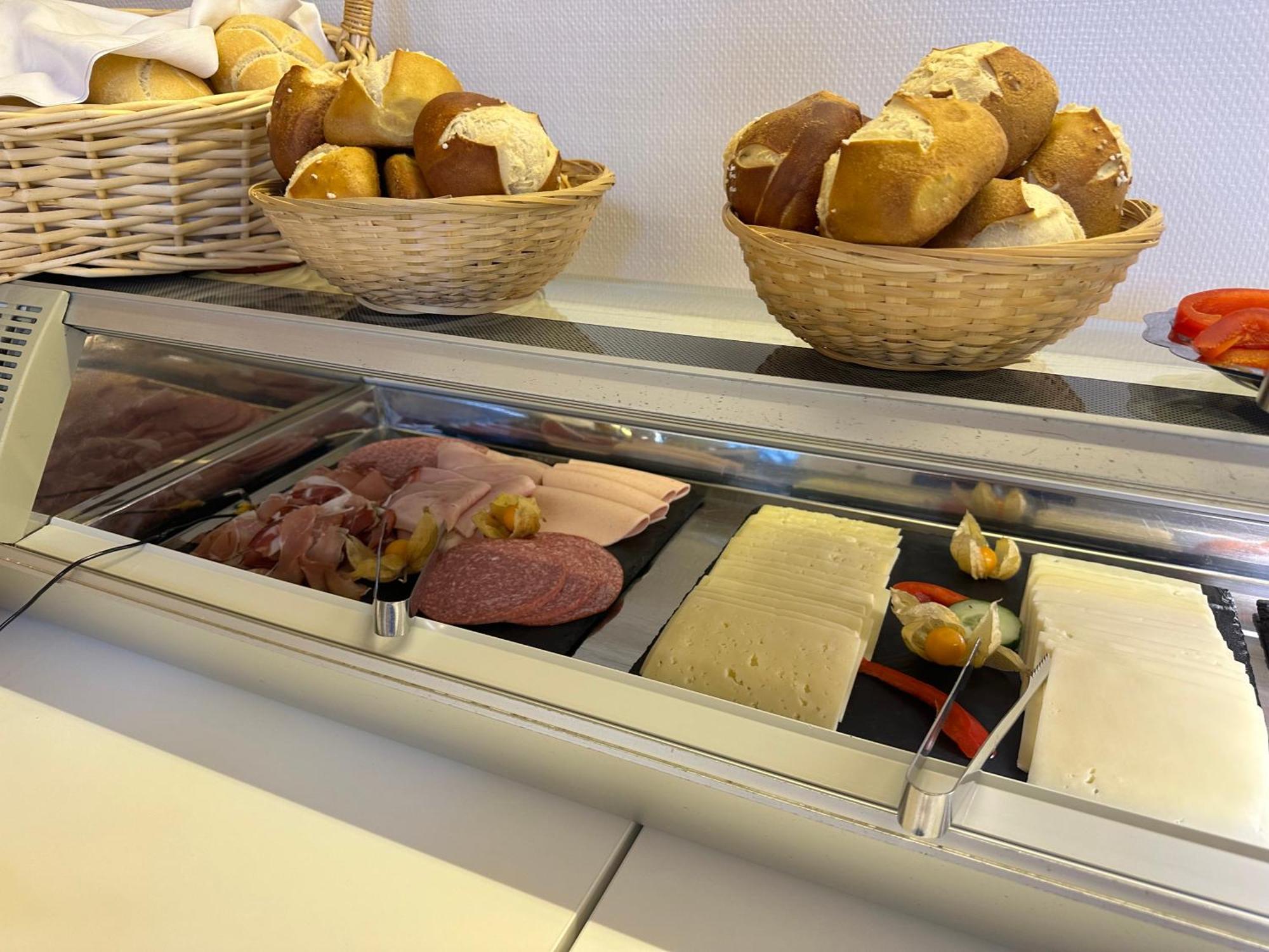 巴巴罗萨酒店 卡尔斯鲁厄 外观 照片
