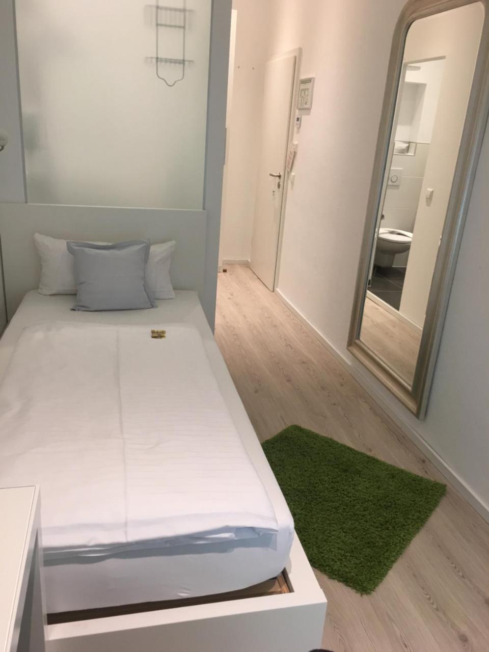 巴巴罗萨酒店 卡尔斯鲁厄 外观 照片